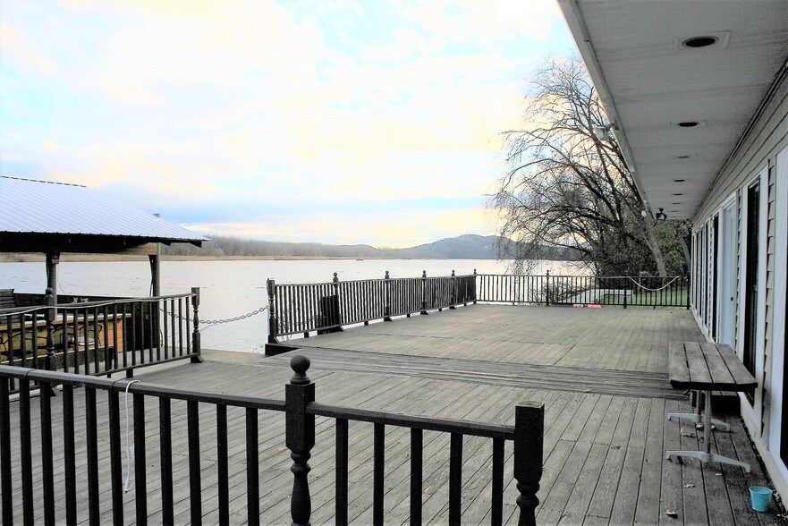 More Photos Of 10 Brick Row Ext, Athens Restaurant For Sale