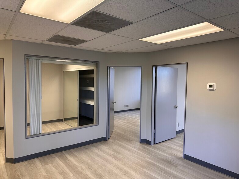 More Photos Of 4550 Kearny Villa Rd, San Diego Office For Lease