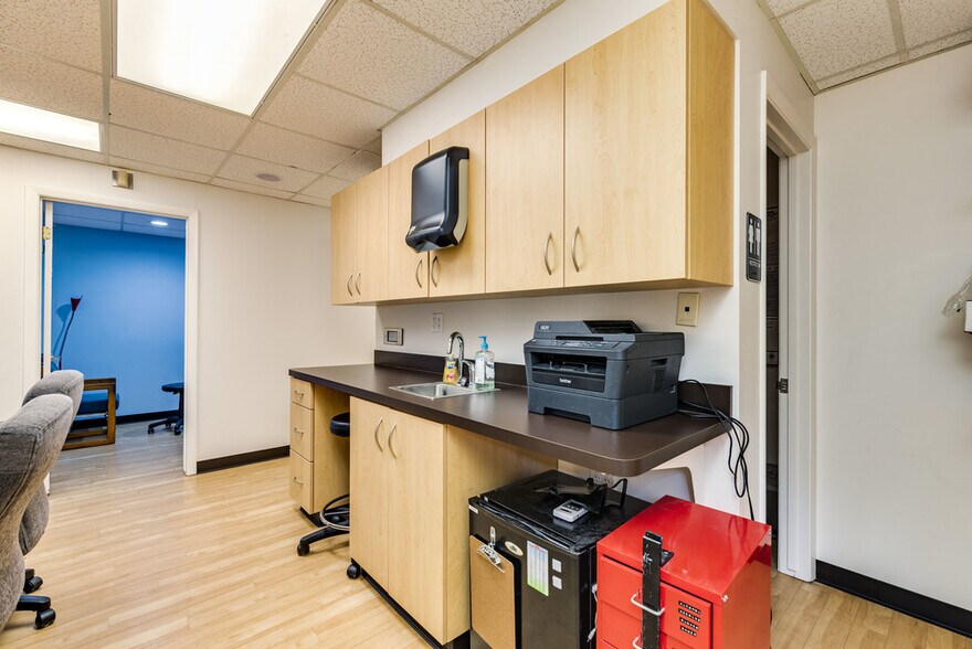 More Photos Of 711 W 38th St, Austin Unknown For Lease