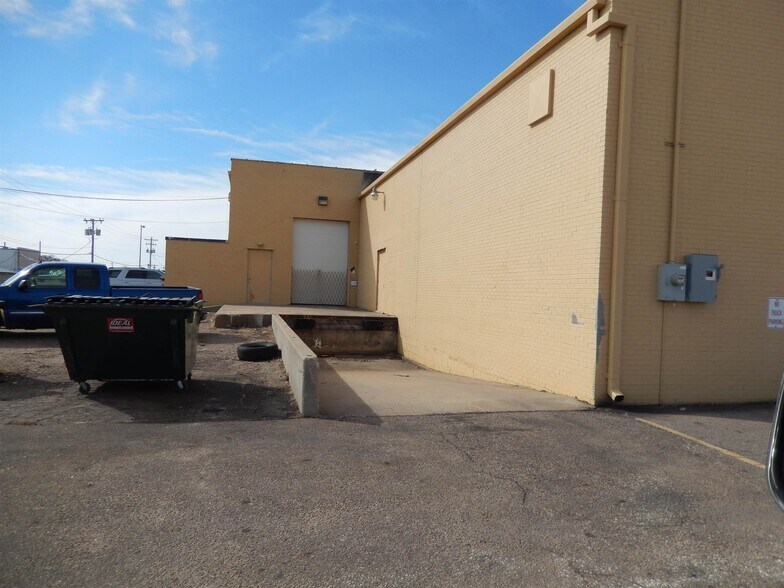 More Photos Of 2520 Vine St, Hays Unknown For Lease