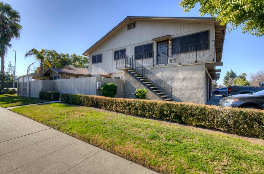More Photos Of 605 W Ashlan Ave, Clovis Apartments For Sale