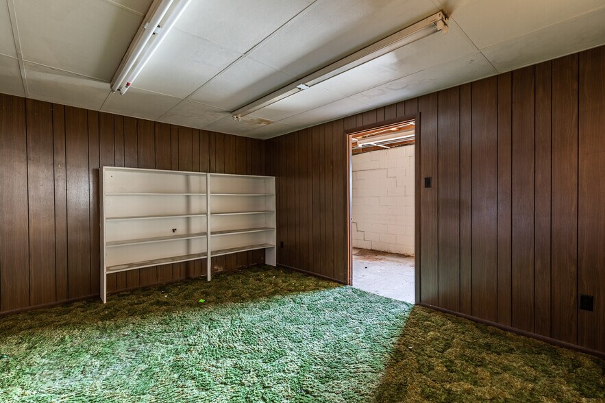 More Photos Of 400 Highway 22, Clifton Storefront Retail Office For Lease