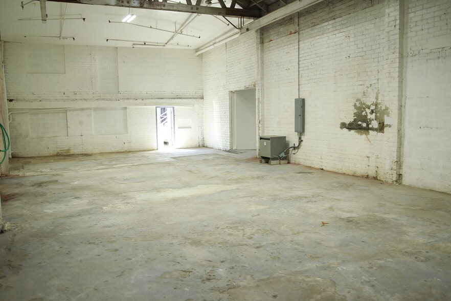 More Photos Of 3431 E 15th St, Los Angeles Manufacturing For Sale