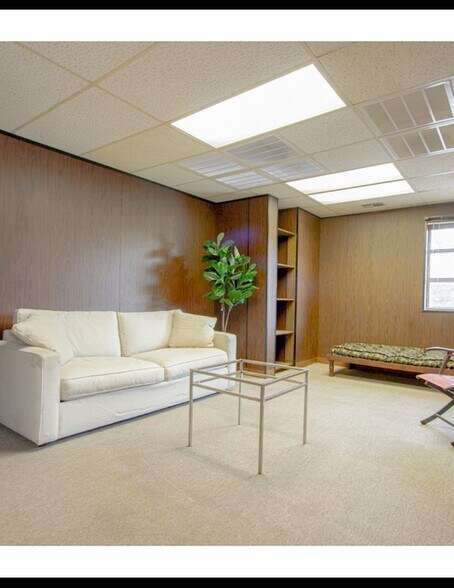 More Photos Of 3533 S Archer Ave, Chicago Office For Lease