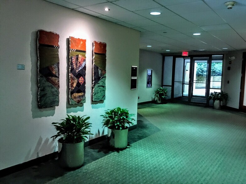 More Photos Of 7601 Lewinsville Rd, McLean Medical For Sale