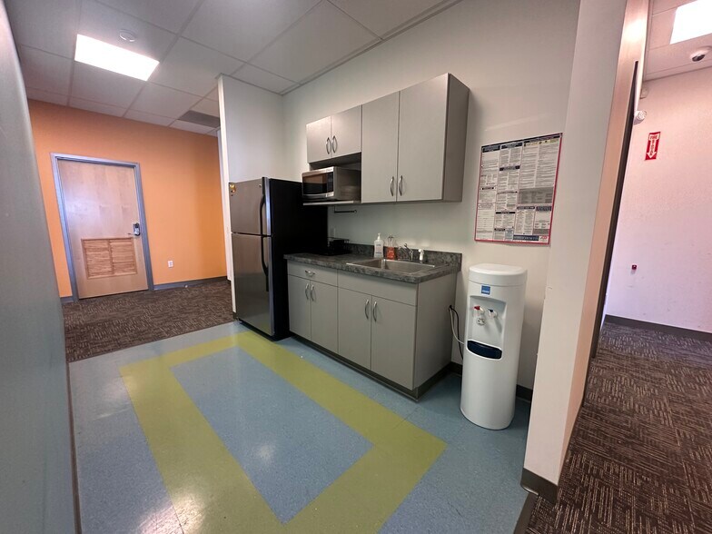 More Photos Of 6 Garden St, Danvers Service For Lease