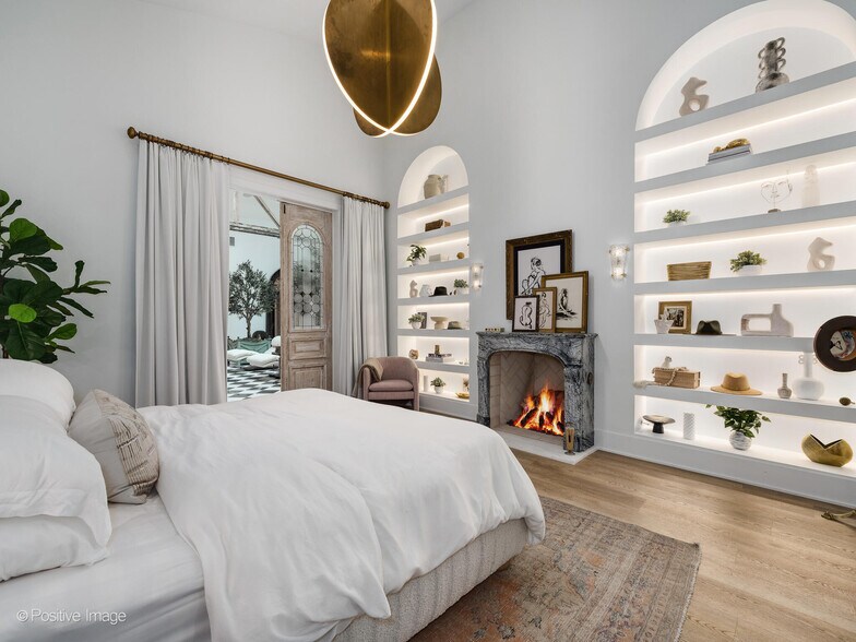 More Photos Of 2733 N Pulaski Rd, Chicago Showroom For Sale