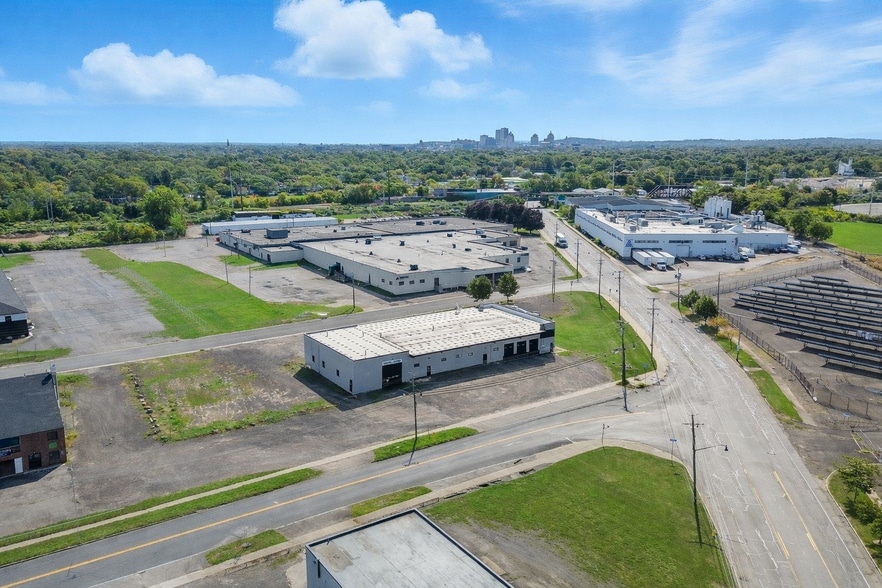 More Photos Of 864 Driving Park Ave, Rochester Warehouse For Lease