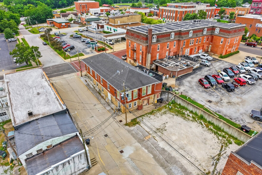 More Photos Of 115 E 5th St, Fulton Office For Sale