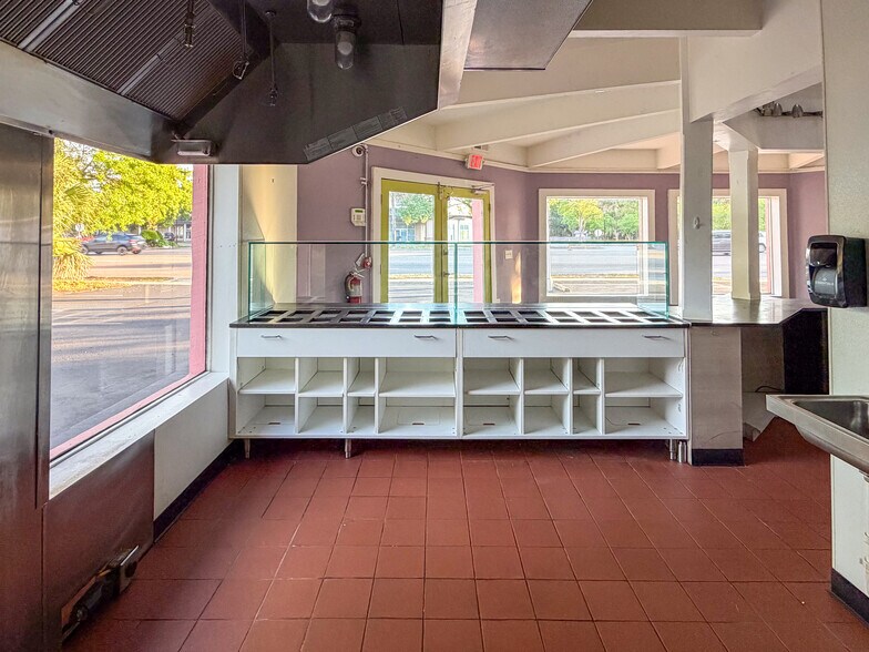 More Photos Of 1247 Ben Sawyer Blvd, Mount Pleasant Freestanding For Sale