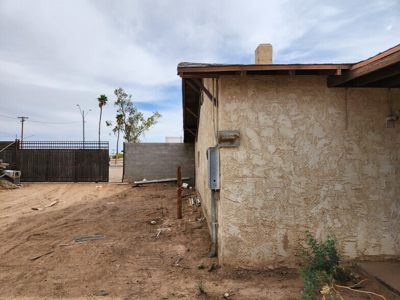 More Photos Of 3010 Shedd Rd, Eloy Office For Sale