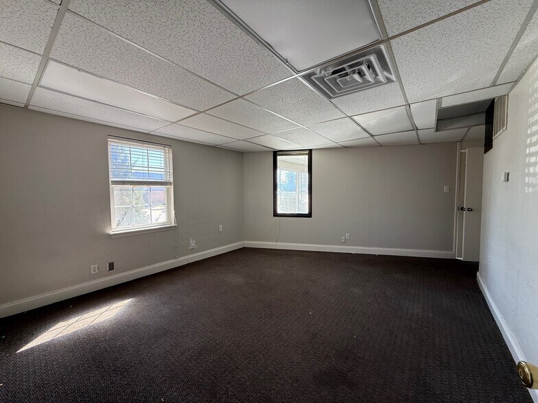 More Photos Of 1715 N Broadway Ave, Oklahoma City Office For Lease