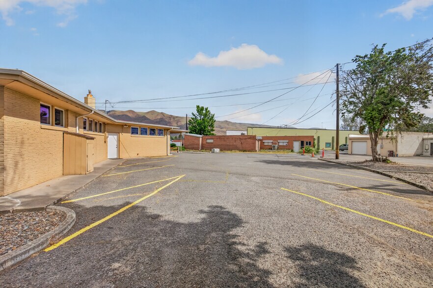 More Photos Of 619 Diagonal St, Clarkston Medical For Sale
