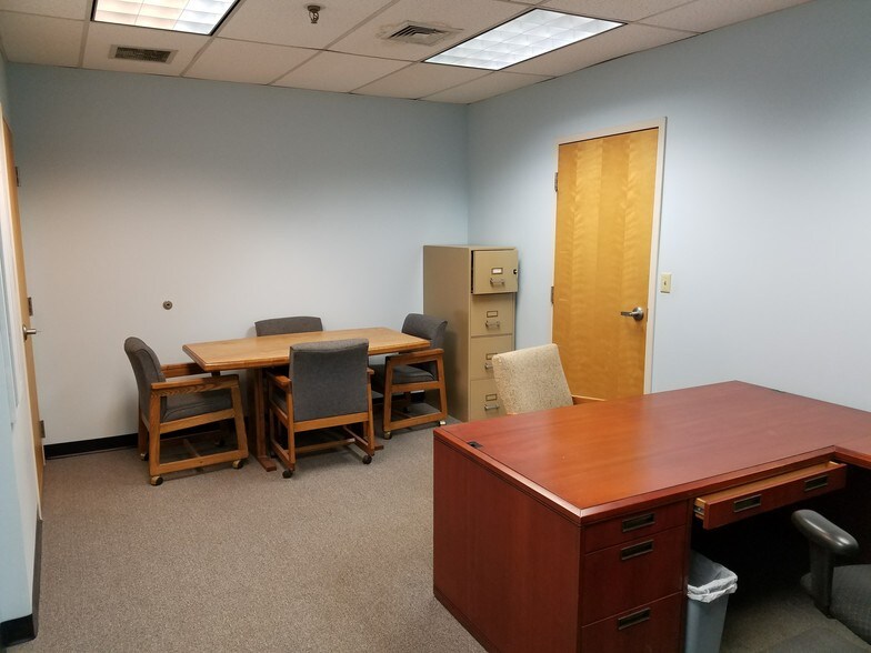 More Photos Of 400 Chapel Rd, South Windsor Light Manufacturing For Sale