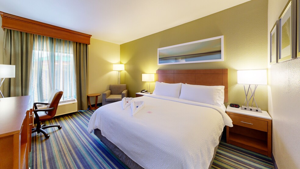 More Photos Of 1810 S Highway 27, Clermont Hotel For Sale