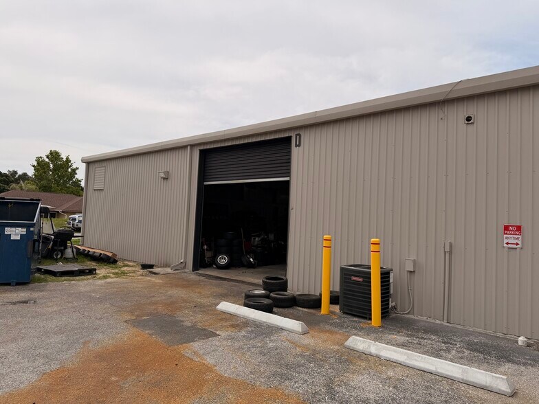 More Photos Of 904 Jan-Mar Ct, Clermont Flex For Lease