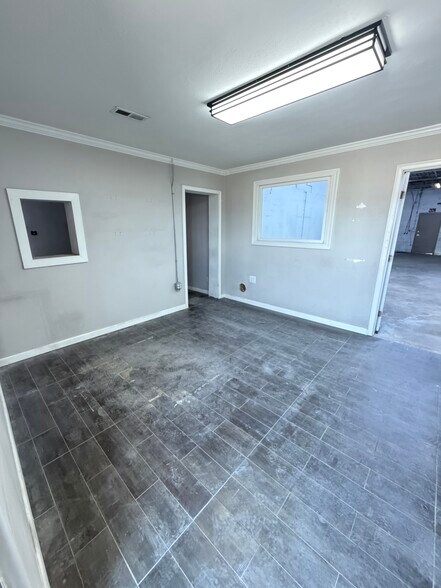 More Photos Of 5905-5923 N Nevada Ave, Colorado Springs Storefront For Lease