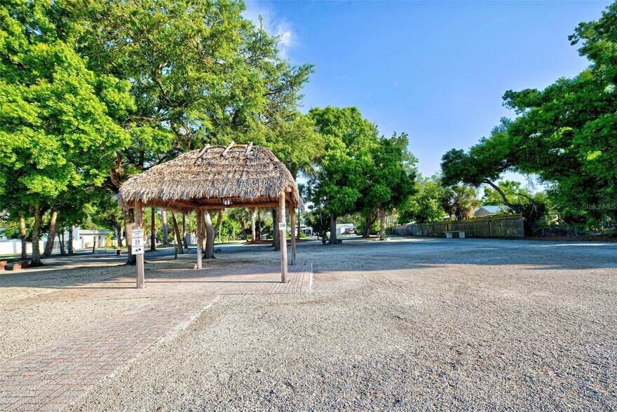 More Photos Of 348 W Dearborn St, Englewood Land For Sale