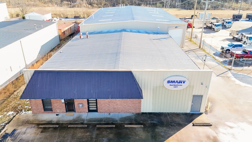 More Photos Of 6735 Whitten Pl, Memphis Service For Sale