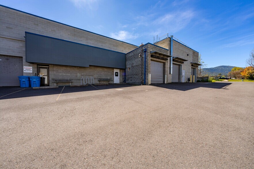 More Photos Of 710 Jefferson Ave, Ashland Light Manufacturing For Lease