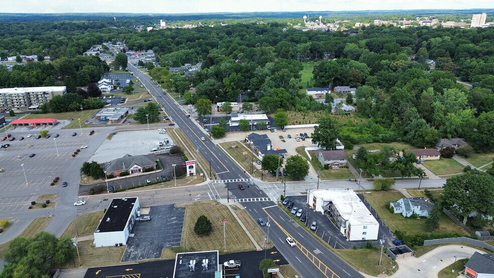 More Photos Of 1605 S Water St, Kent Apartments For Sale