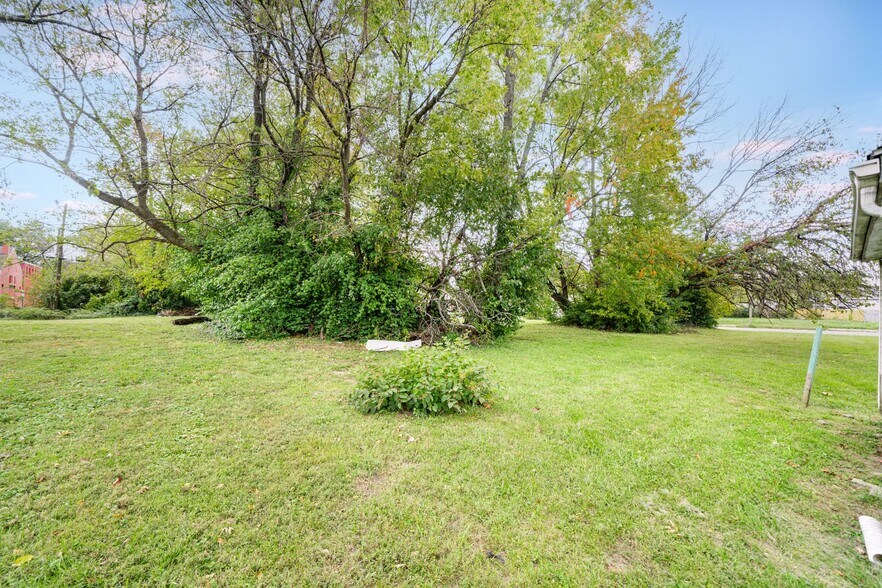 More Photos Of 1039 Dixie Hwy, Louisville Flex For Sale