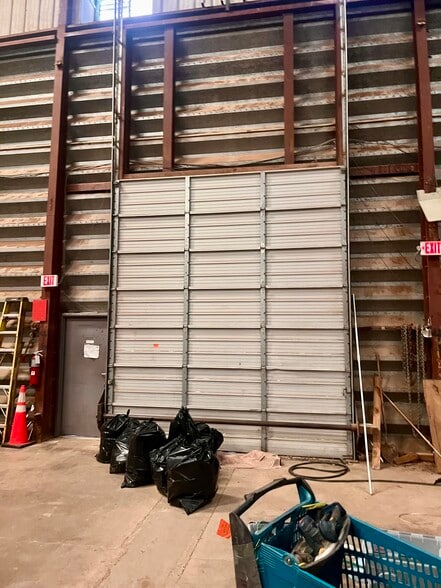 More Photos Of 3516 Tarrant Main St, Euless Warehouse For Sale