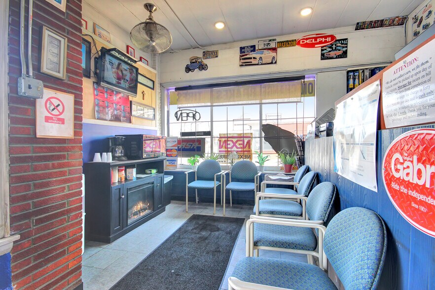 More Photos Of 635 Burnham Ave, Calumet City Auto Repair For Sale