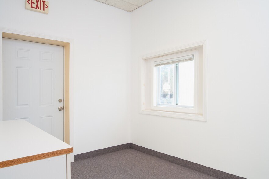 More Photos Of 50 East St, Franklin Loft Creative Space For Sale