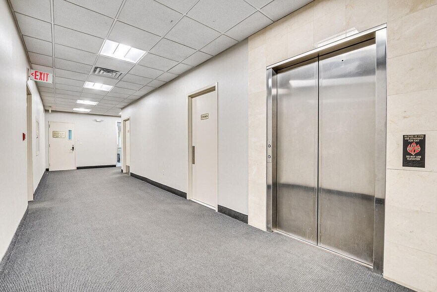 More Photos Of 505 Thornall St, Edison Office For Lease