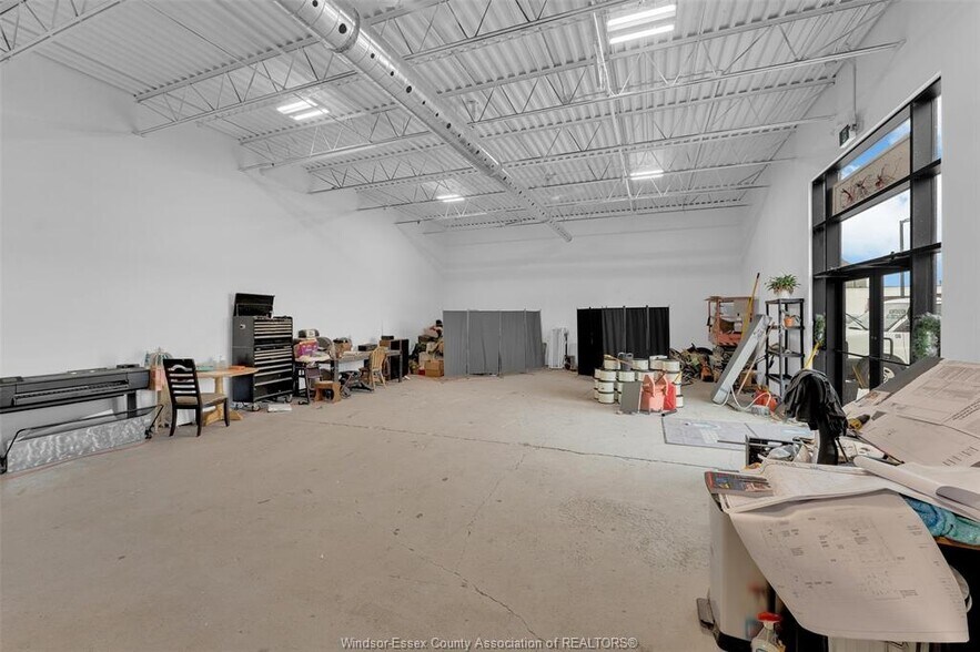 More Photos Of 1005 Walker Rd, Windsor Service For Lease