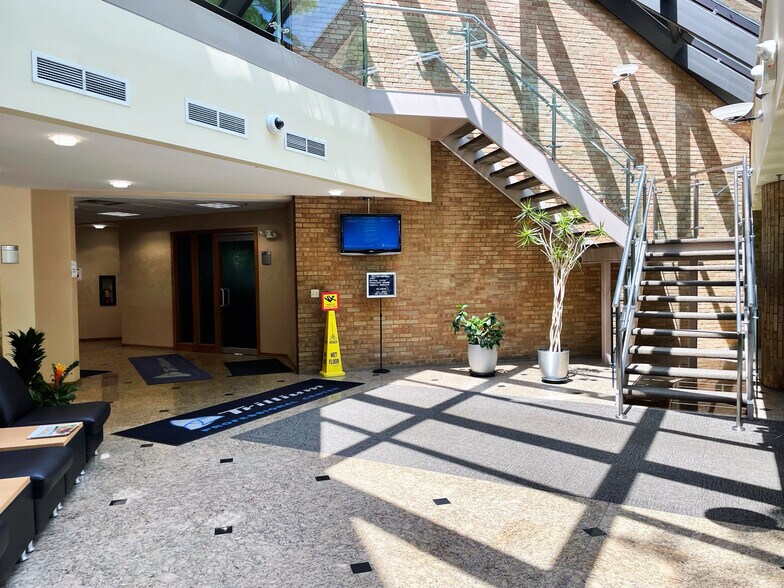 More Photos Of 5555 Gull Rd, Kalamazoo Medical For Lease