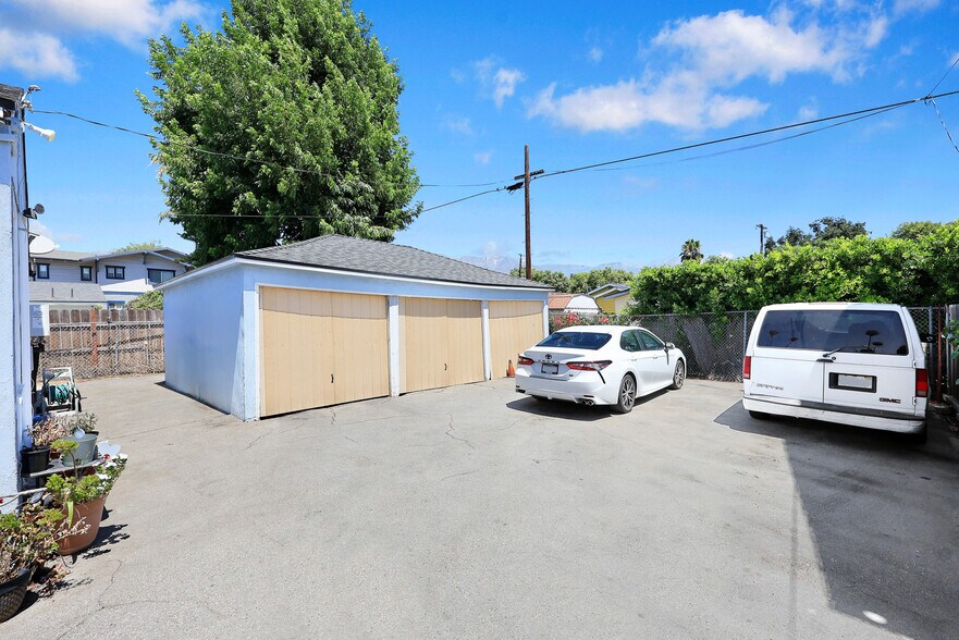 More Photos Of 1758 Lincoln Ave, Pasadena Apartments For Sale