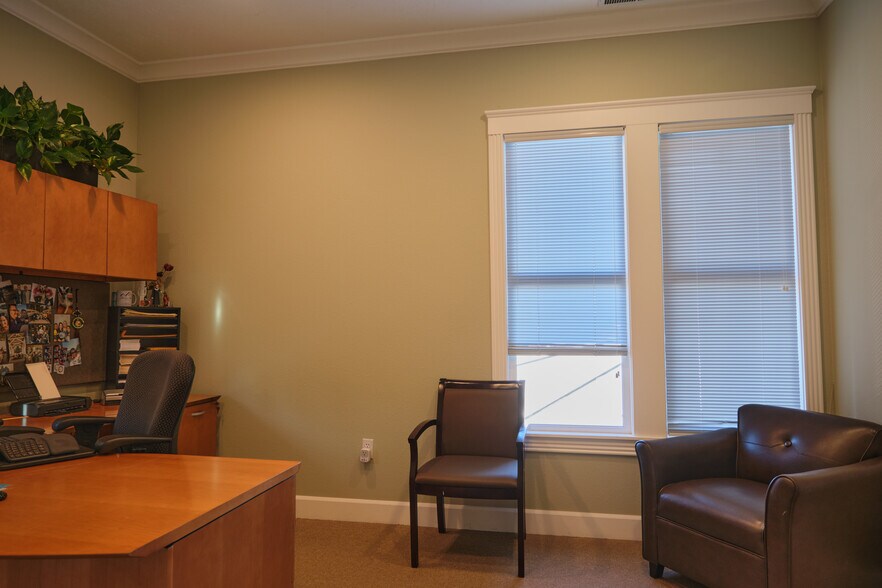 More Photos Of 1491 Commercial St SE, Salem Office Residential For Sale