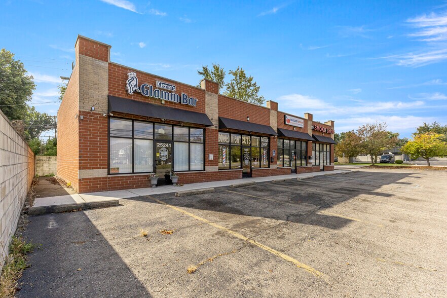 More Photos Of 25241-25251 Eureka Rd, Taylor Storefront Retail Office For Lease