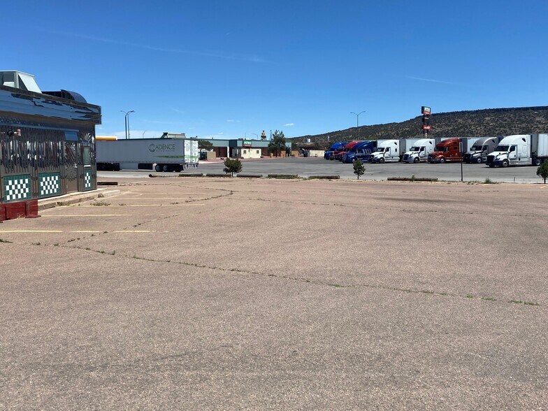 More Photos Of 1300 Motel Dr, Milan Restaurant For Lease