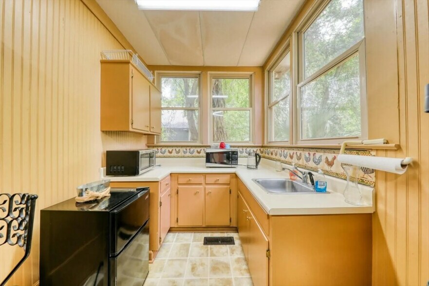 More Photos Of 223 S Crawford St, Thomasville Medical For Sale