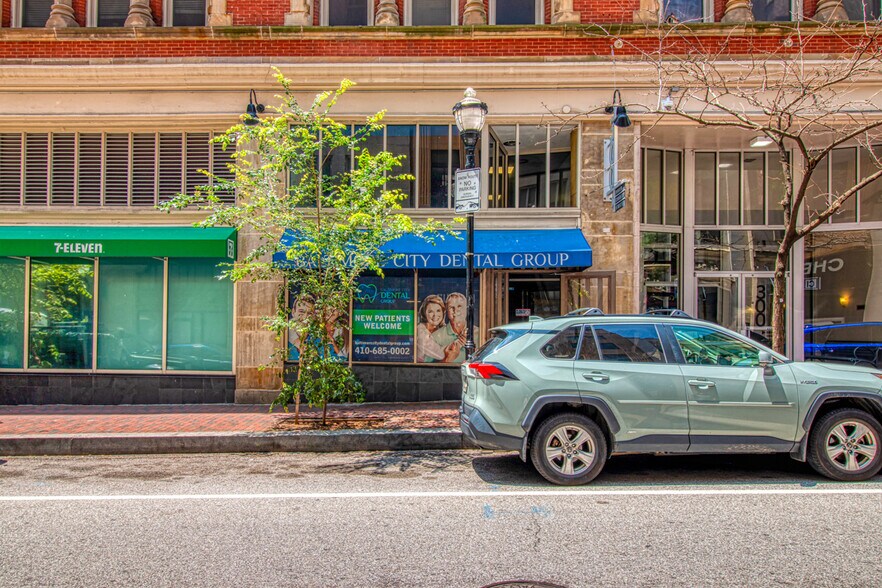 More Photos Of 300 N Charles St, Baltimore Apartments For Lease