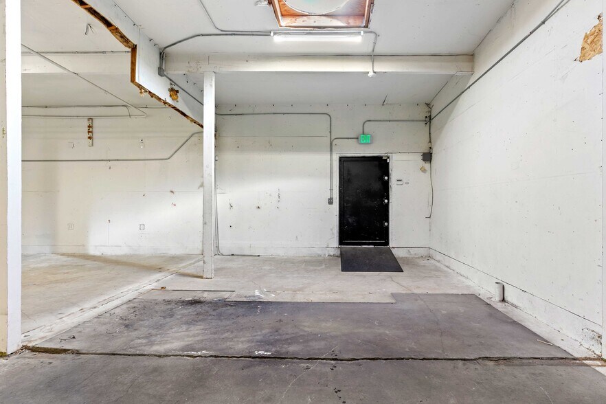 More Photos Of 11285 Goss St, Sun Valley Warehouse For Sale