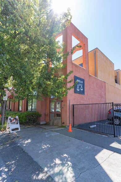 More Photos Of 950 Parker St, Berkeley Office For Sale