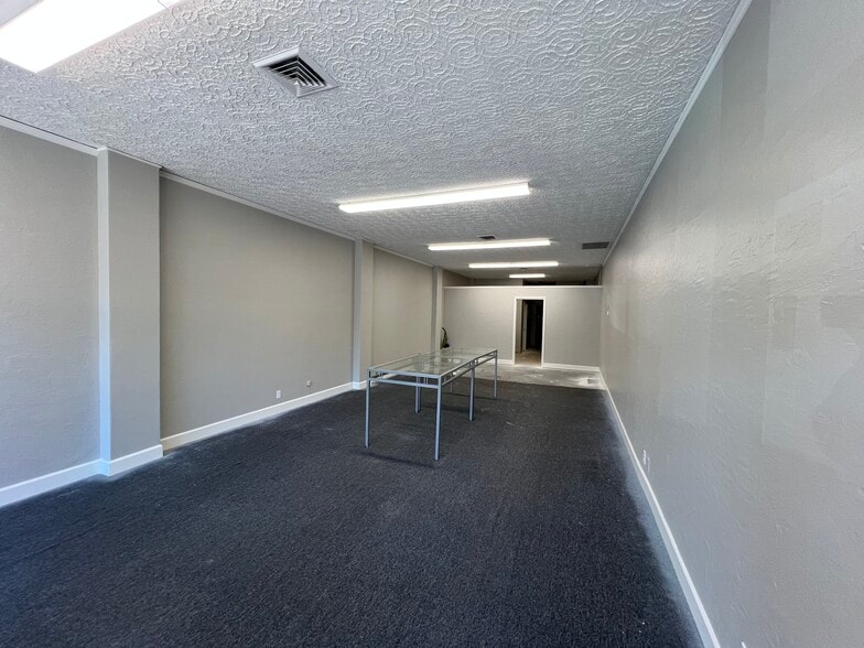 More Photos Of 1902-1906 Main St, Vancouver Freestanding For Lease