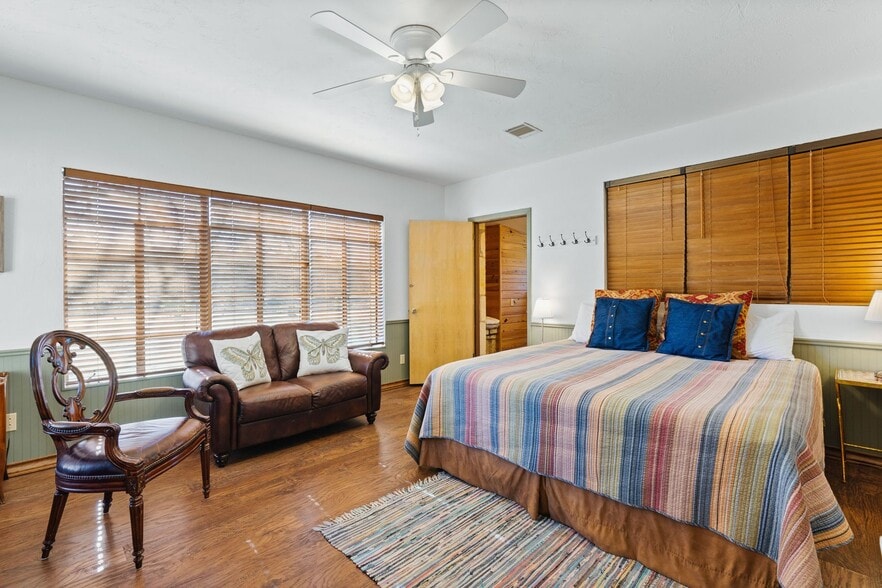 More Photos Of 5322 State Hwy 16 N, Bandera Hospitality For Sale