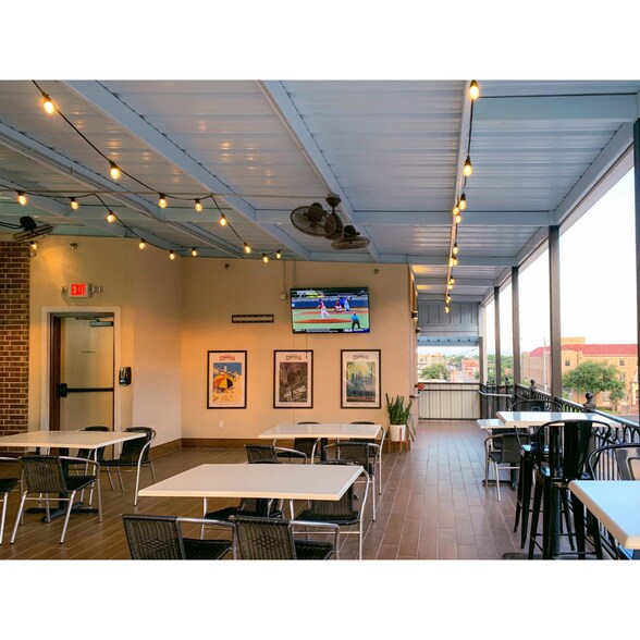 More Photos Of 724 Austin Ave, Waco Restaurant For Sale