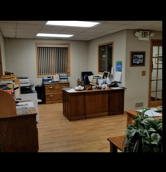 More Photos Of 1326 Industrial Dr, Lake in the Hills Distribution For Sale