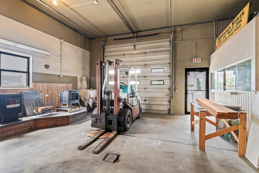 More Photos Of 111 Nott Ter, Schenectady Auto Repair For Sale