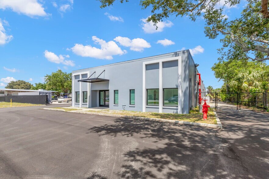 More Photos Of 1195 Kapp Dr, Clearwater Coworking Space