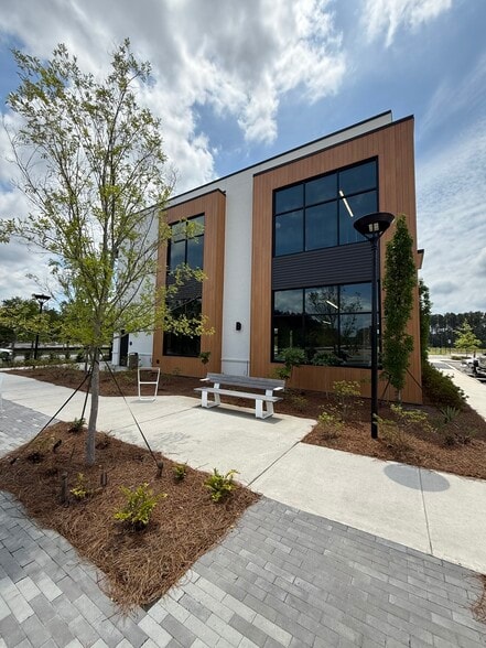 More Photos Of 415 Brighton Park Blvd, Summerville Office Residential For Lease