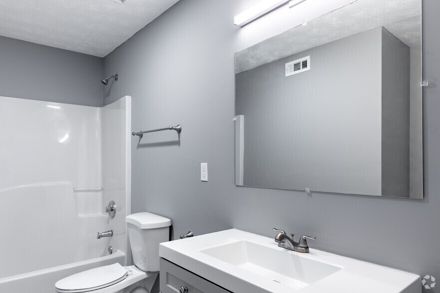 More Photos Of 563 Briar Hill Ct, Riverdale Apartments For Sale