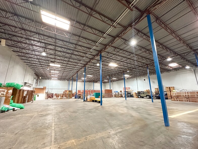 More Photos Of 1113-1133 E Houston St, San Antonio Warehouse For Lease