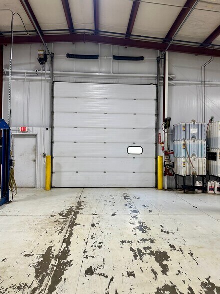 More Photos Of 1575 N Bendix Dr, South Bend Auto Repair For Sale